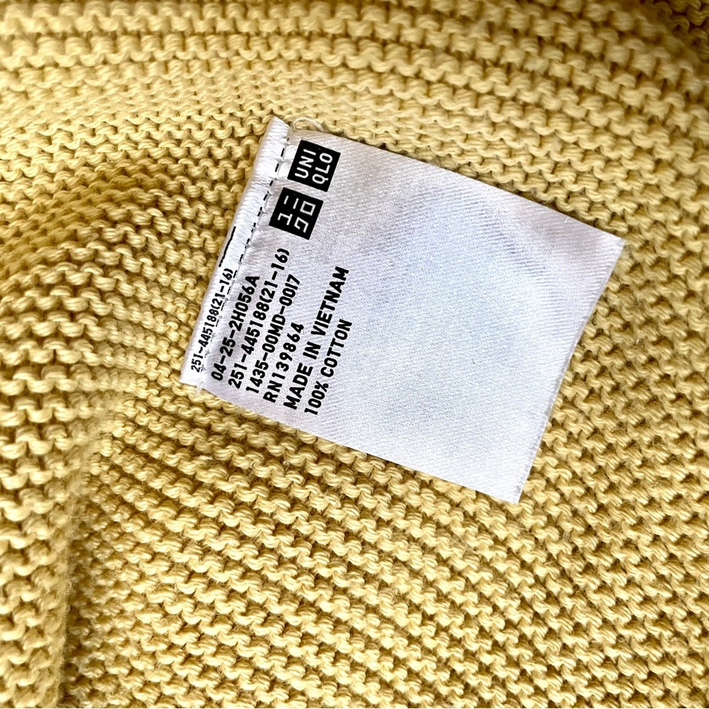 UNIQLO women’s 3D knitted sweater - Picture 5 of 5